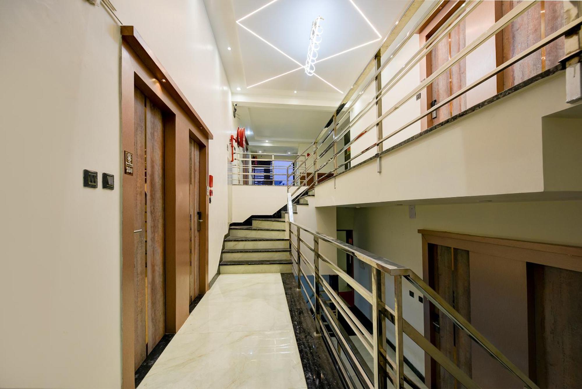 The Pearl Plaza Hotel In City Centre - Near New Delhi Railway Station Екстер'єр фото