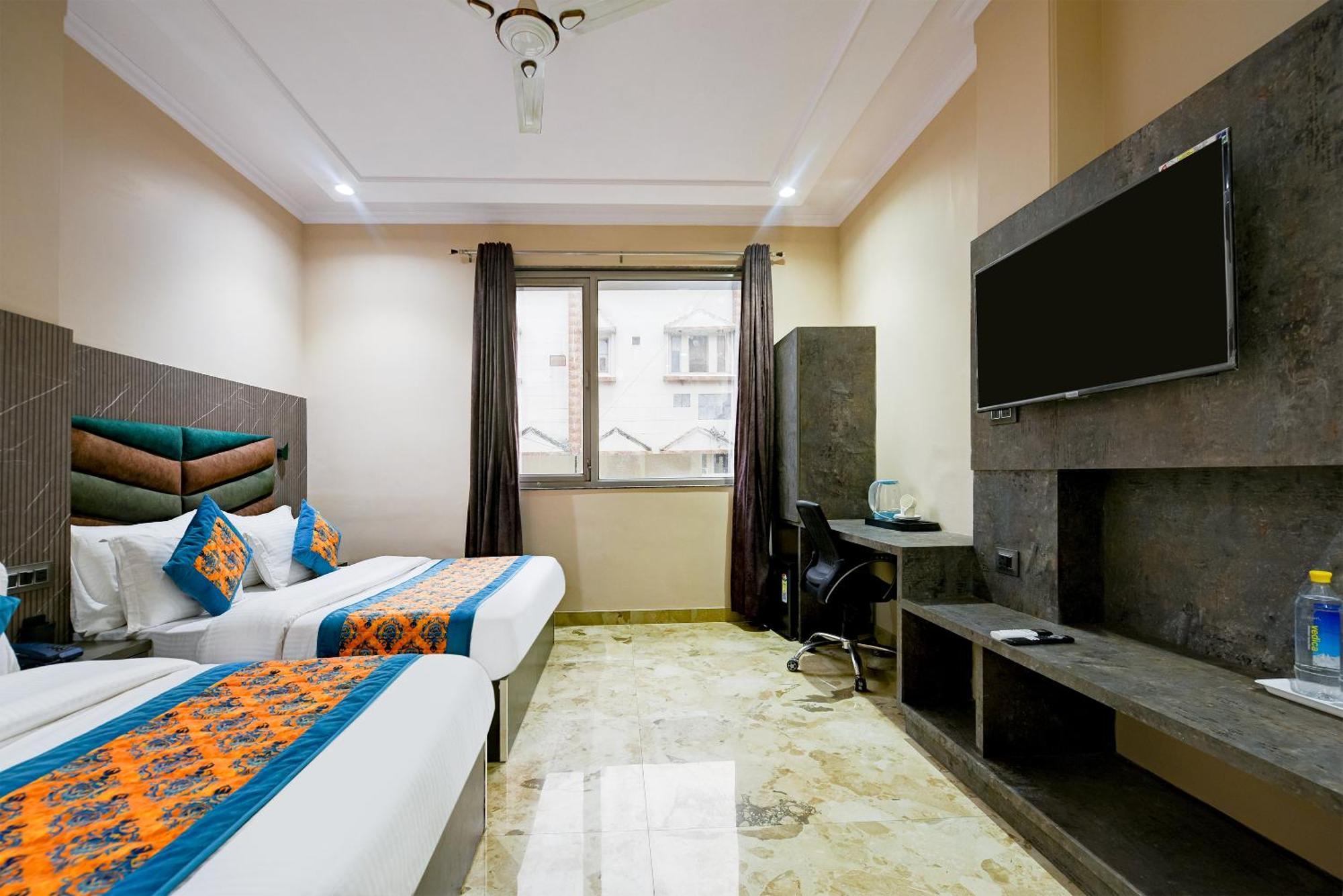 The Pearl Plaza Hotel In City Centre - Near New Delhi Railway Station Екстер'єр фото